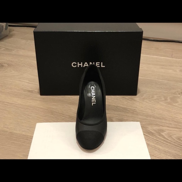 Final Price ❤️Authentic Chanel Pumps❤️ (Only available until Nov 15) - Picture 11 of 14